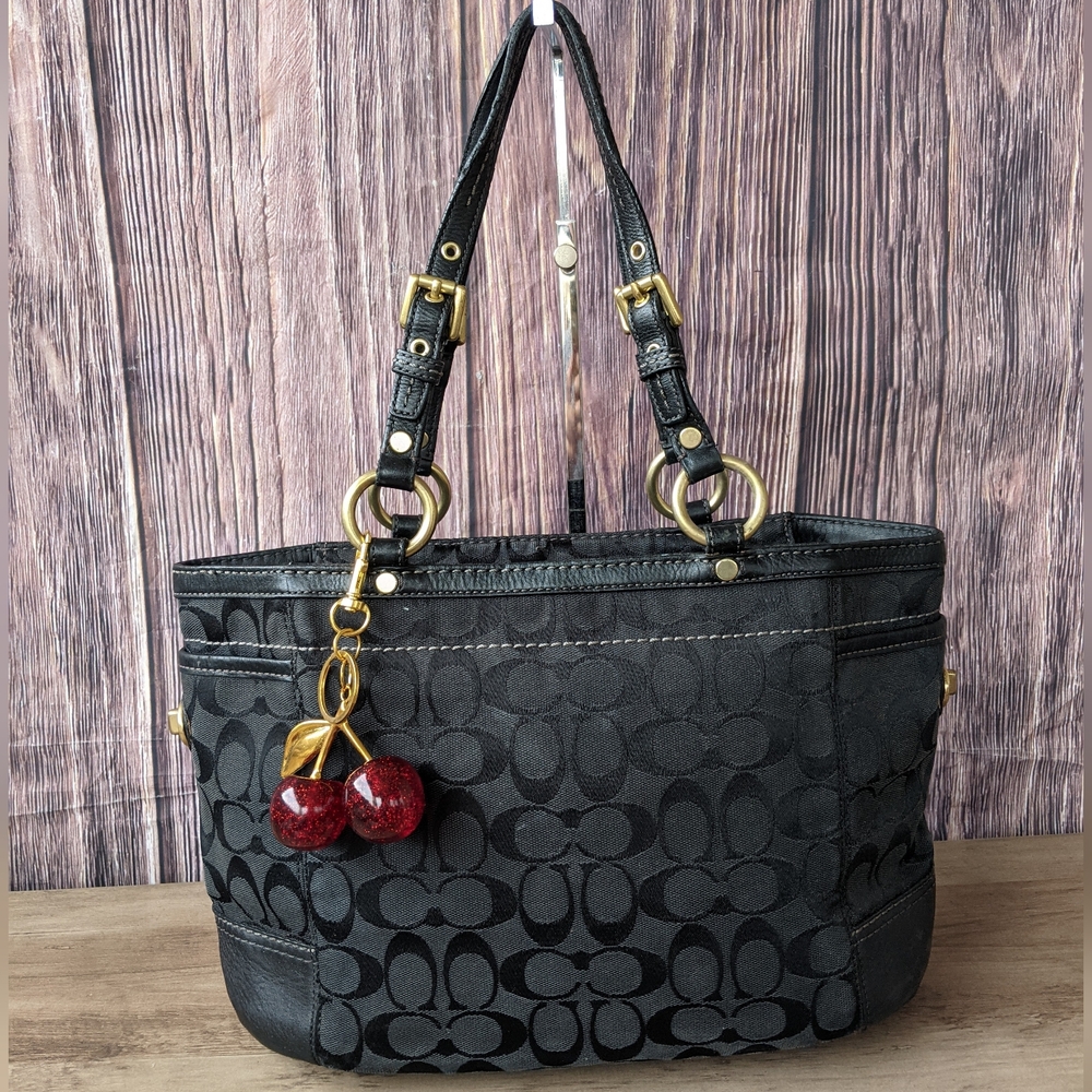 Coach Signature Gallery Tote, likely style number 11237